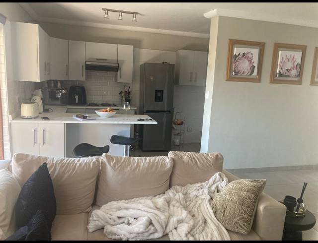 3 BEDROOM TOWNHOUSE FOR SALE IN WATERVAL EAST